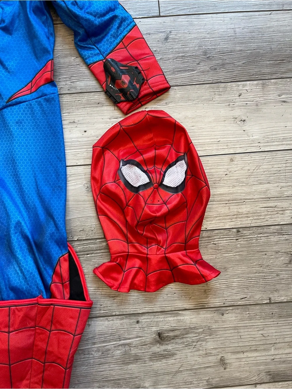 Marvel | Spiderman Costume w/ Mask & Gloves | Size: 5T - Picture 4 of 7